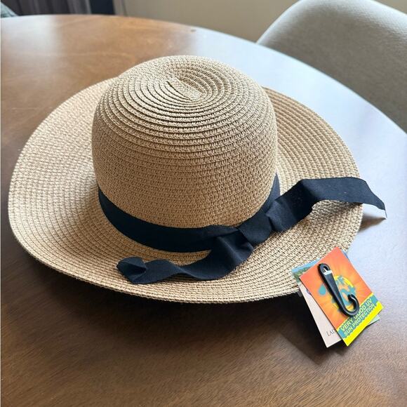 NWT Paper Straw Wide Brim Hat Sun Hat Tan Black Bow UPF 30+ Beach Pool Cruise - Picture 2 of 7